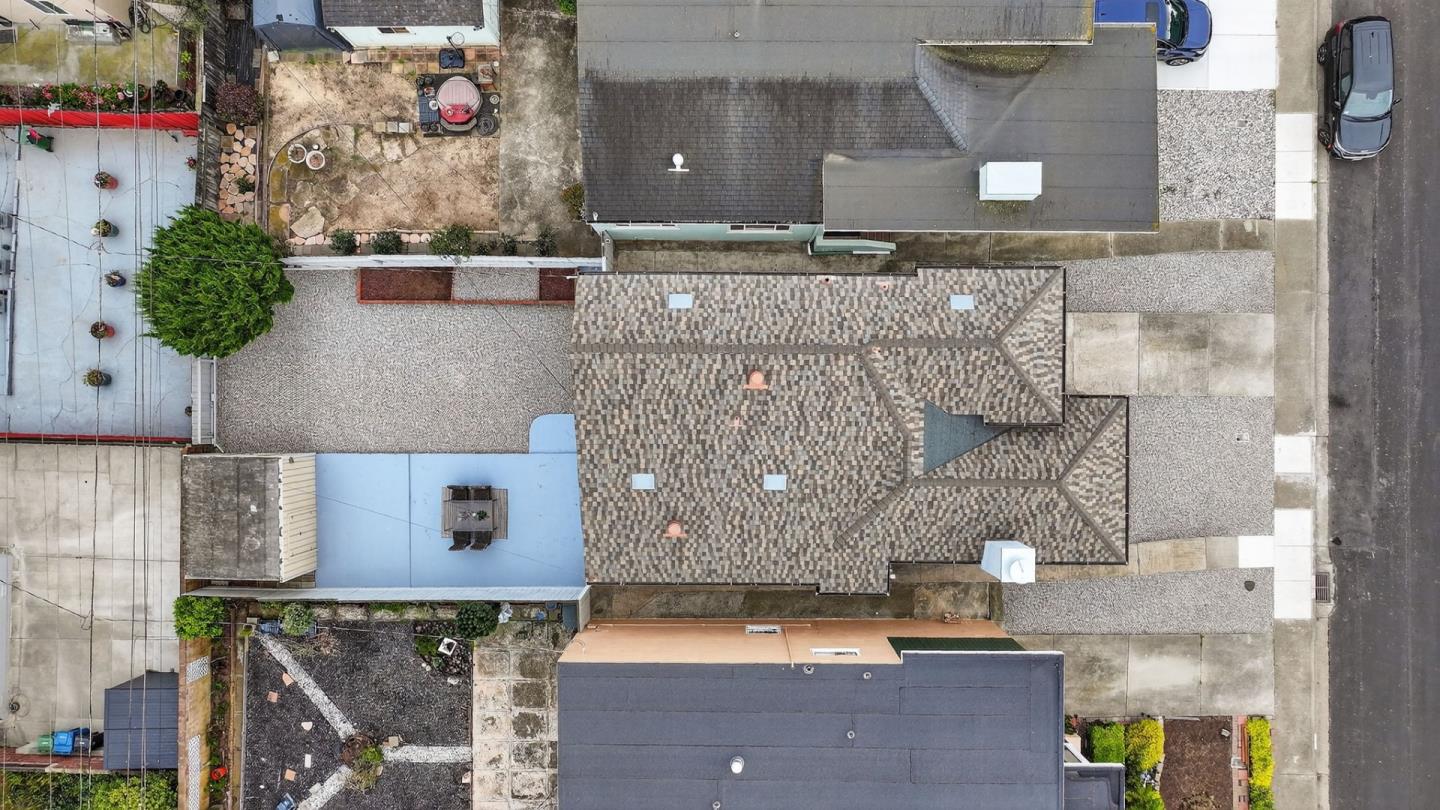 876 North Mayfair Avenue