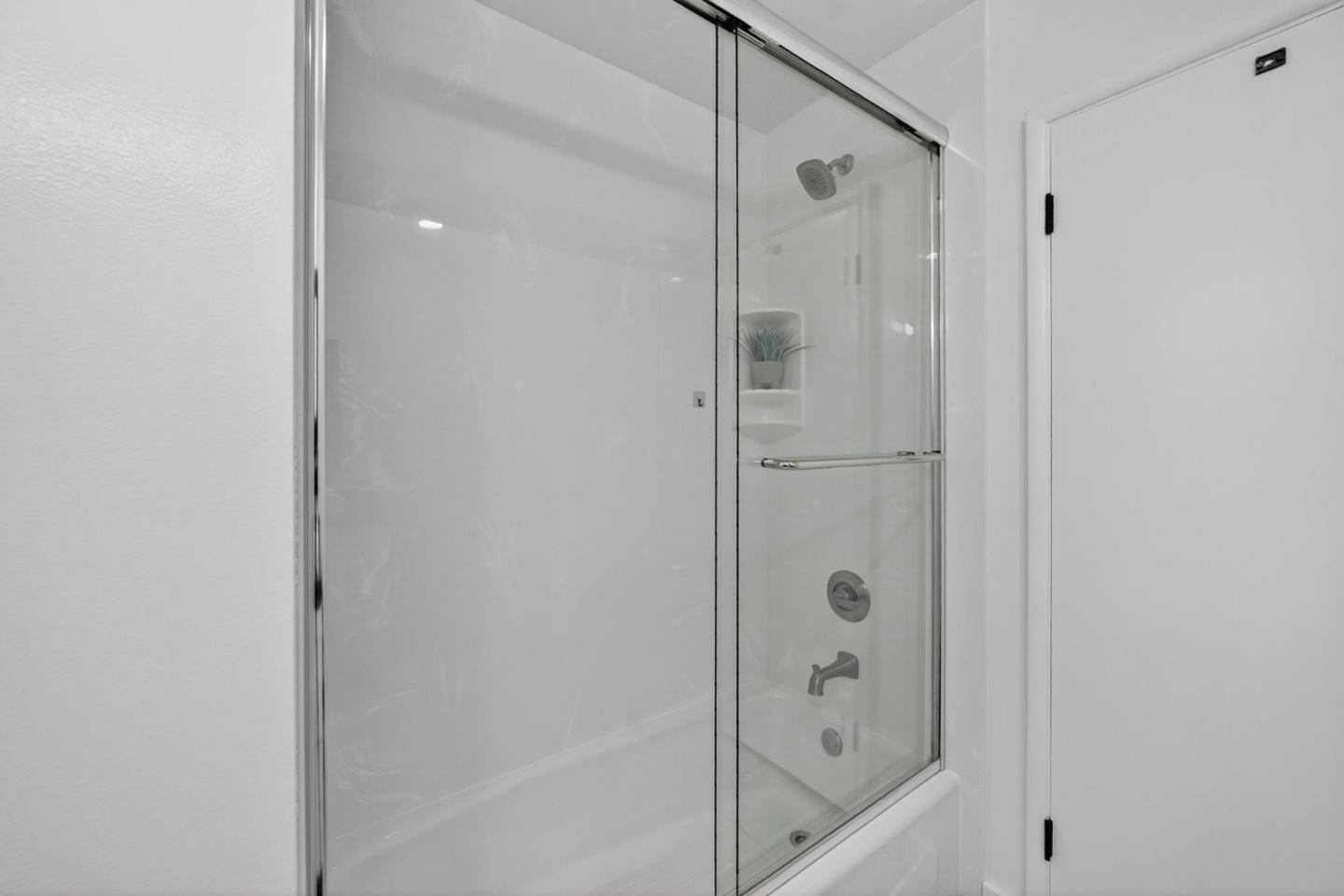 876 North Mayfair Avenue