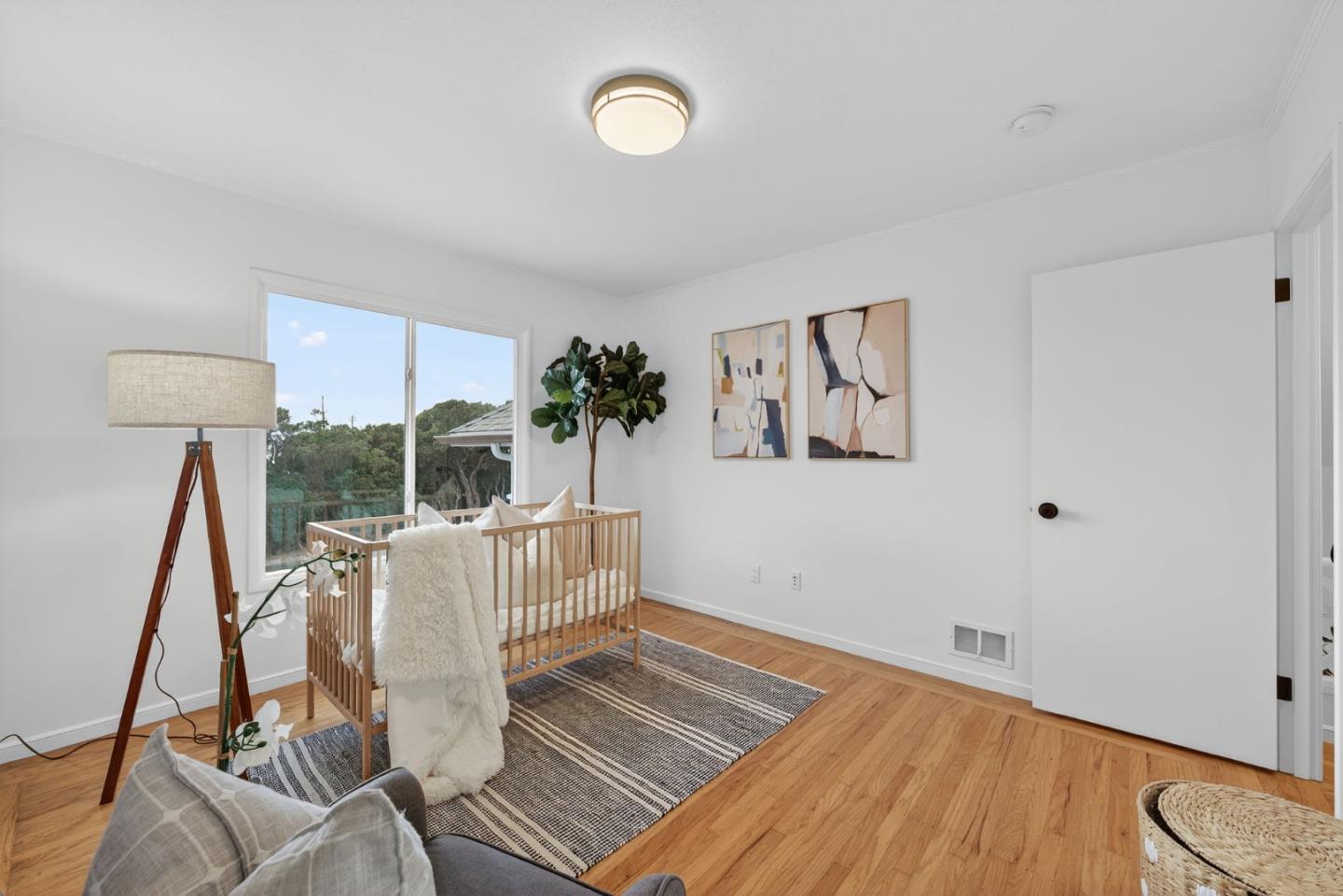 876 North Mayfair Avenue