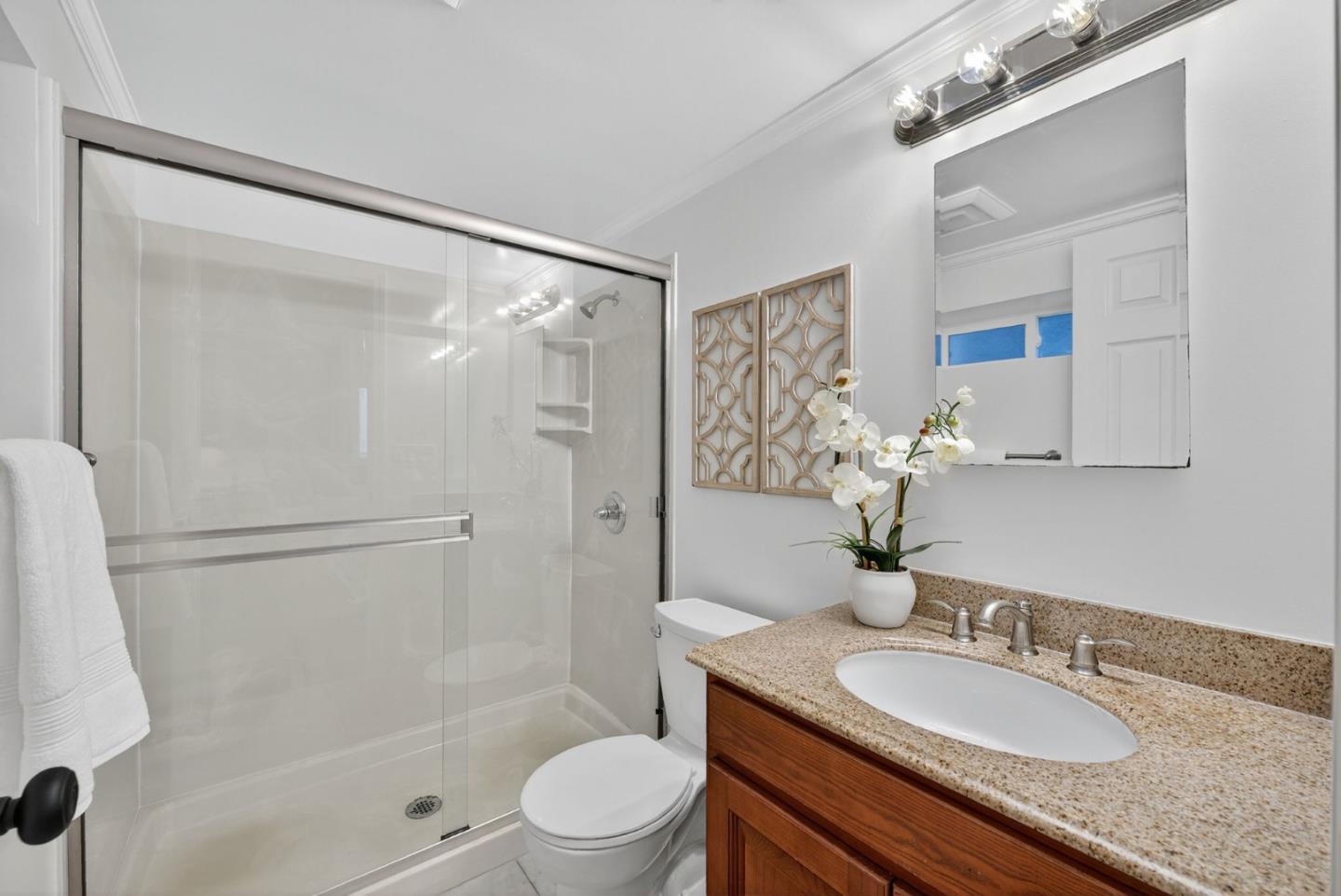 876 North Mayfair Avenue