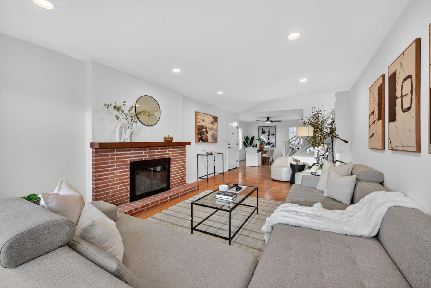 876 North Mayfair Avenue