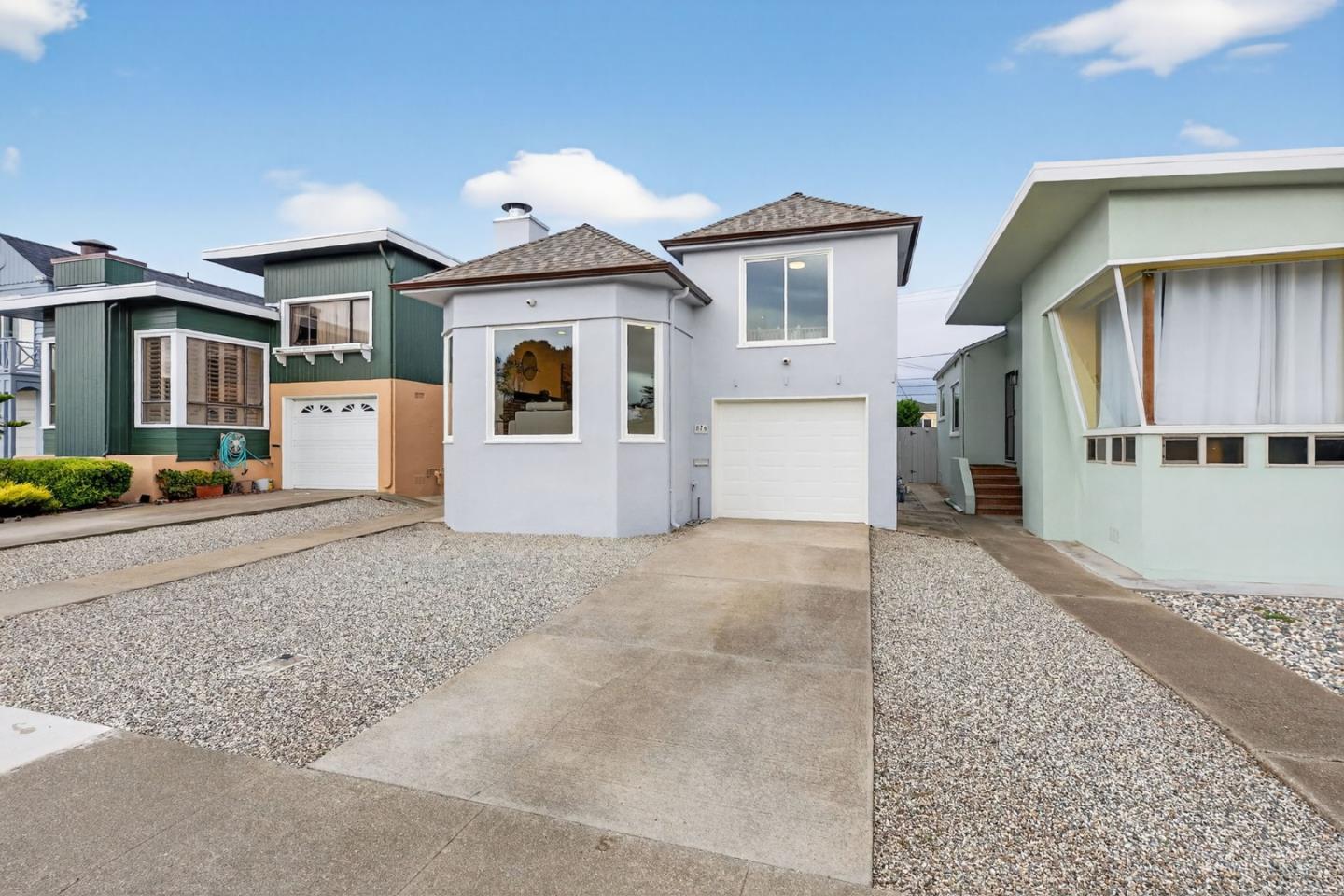 876 North Mayfair Avenue