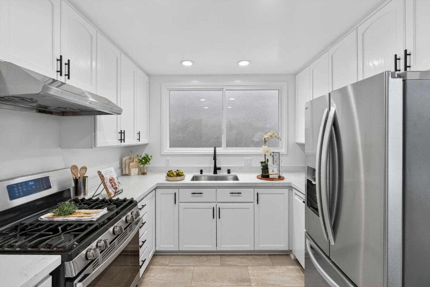 876 North Mayfair Avenue