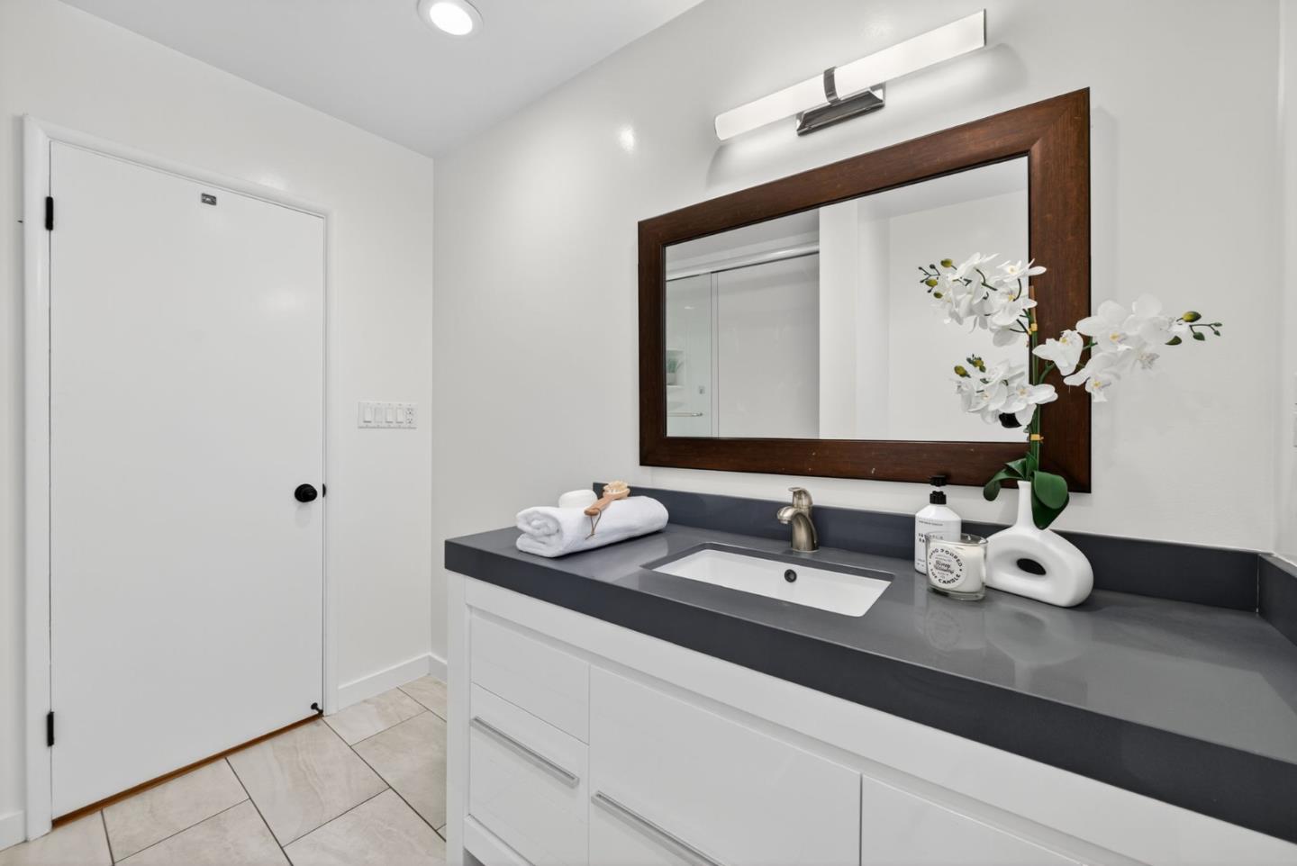 876 North Mayfair Avenue