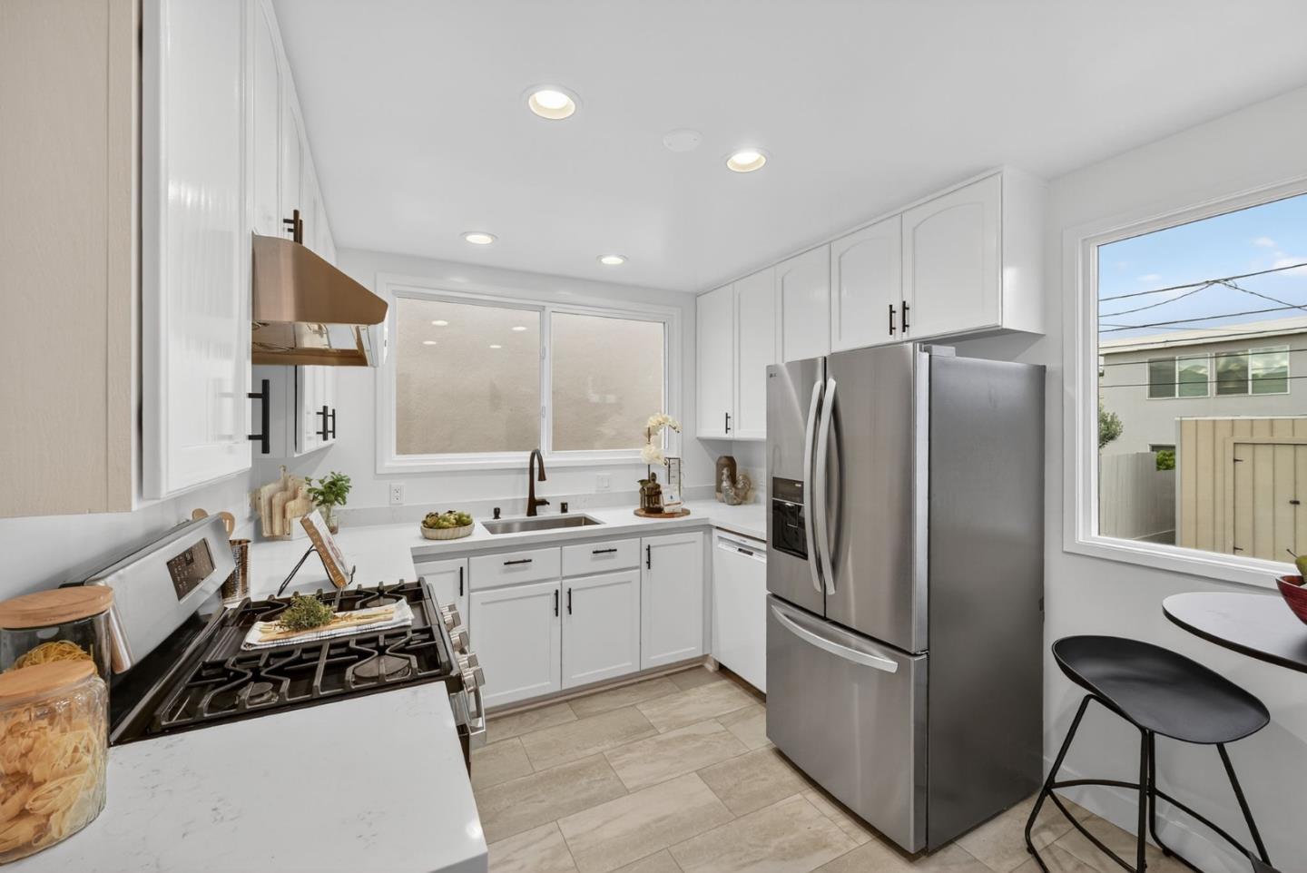 876 North Mayfair Avenue