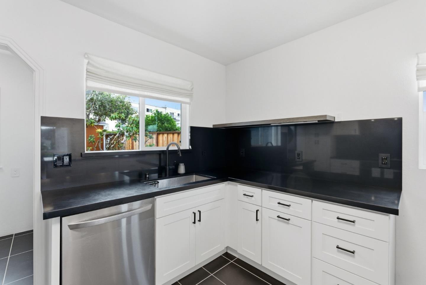 1247 Hillside Boulevard