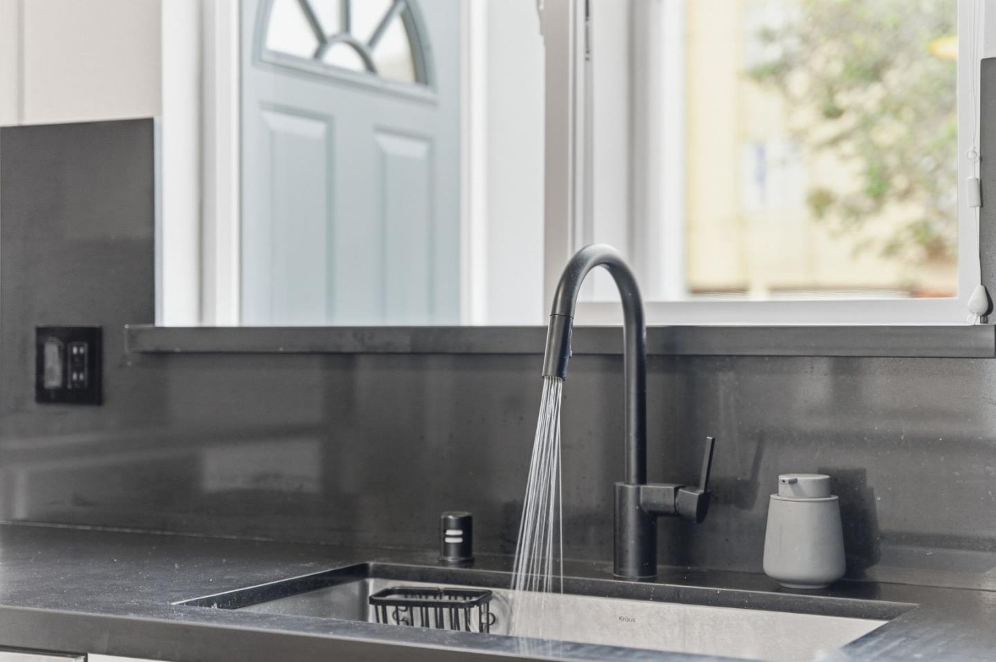 1247 Hillside Boulevard