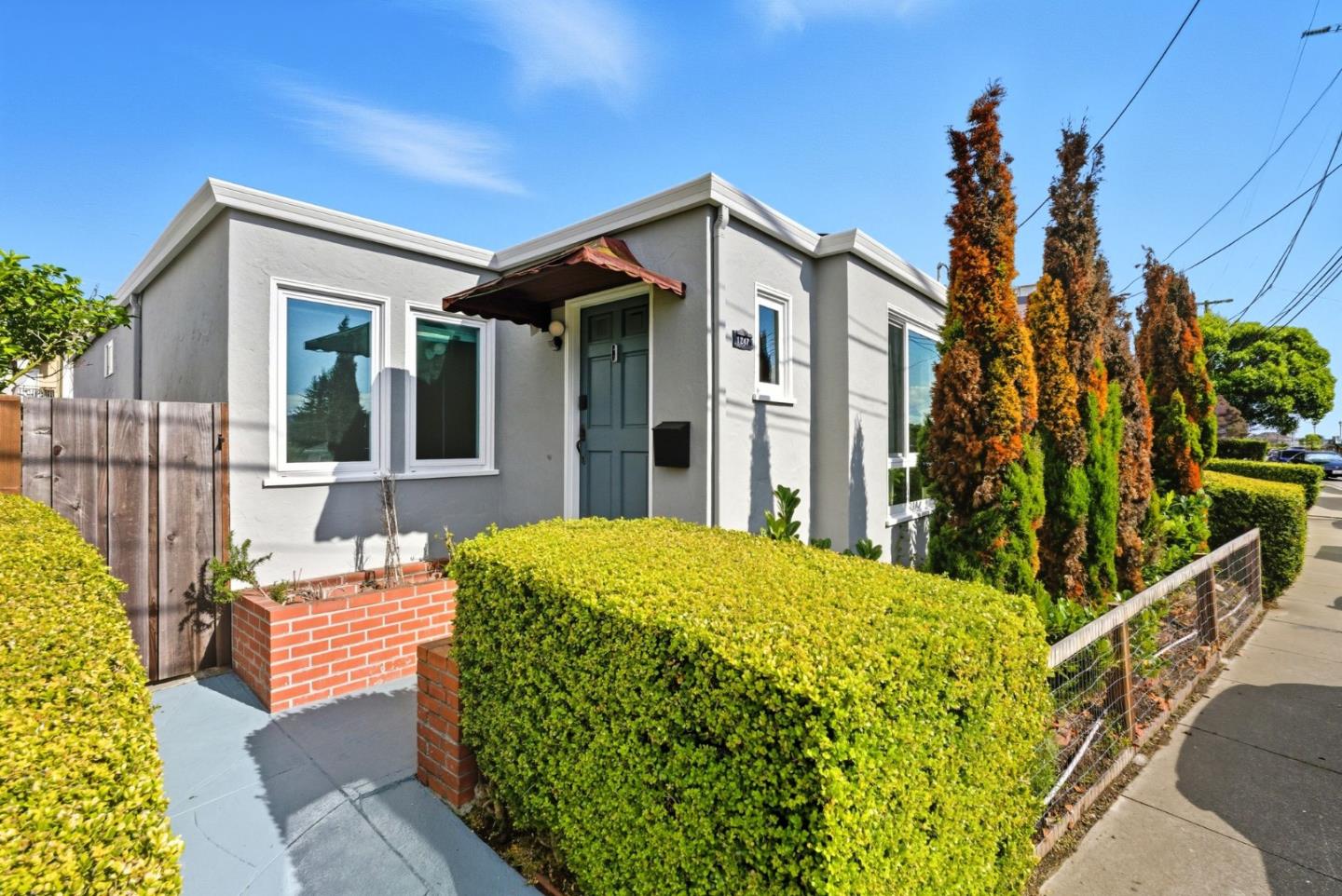 1247 Hillside Boulevard
