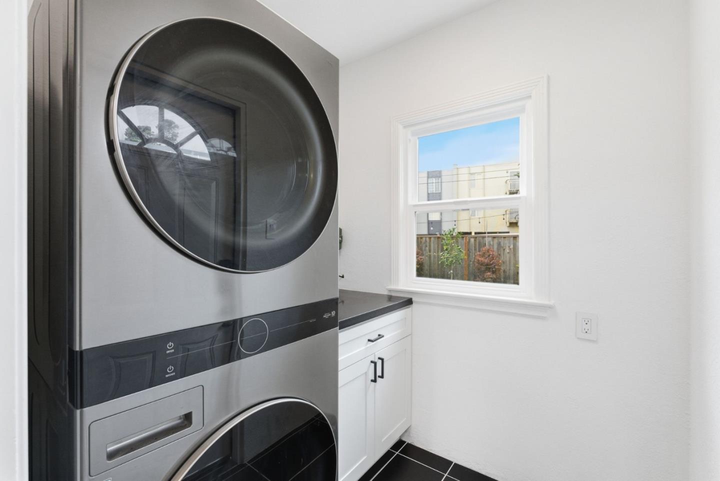 1247 Hillside Boulevard