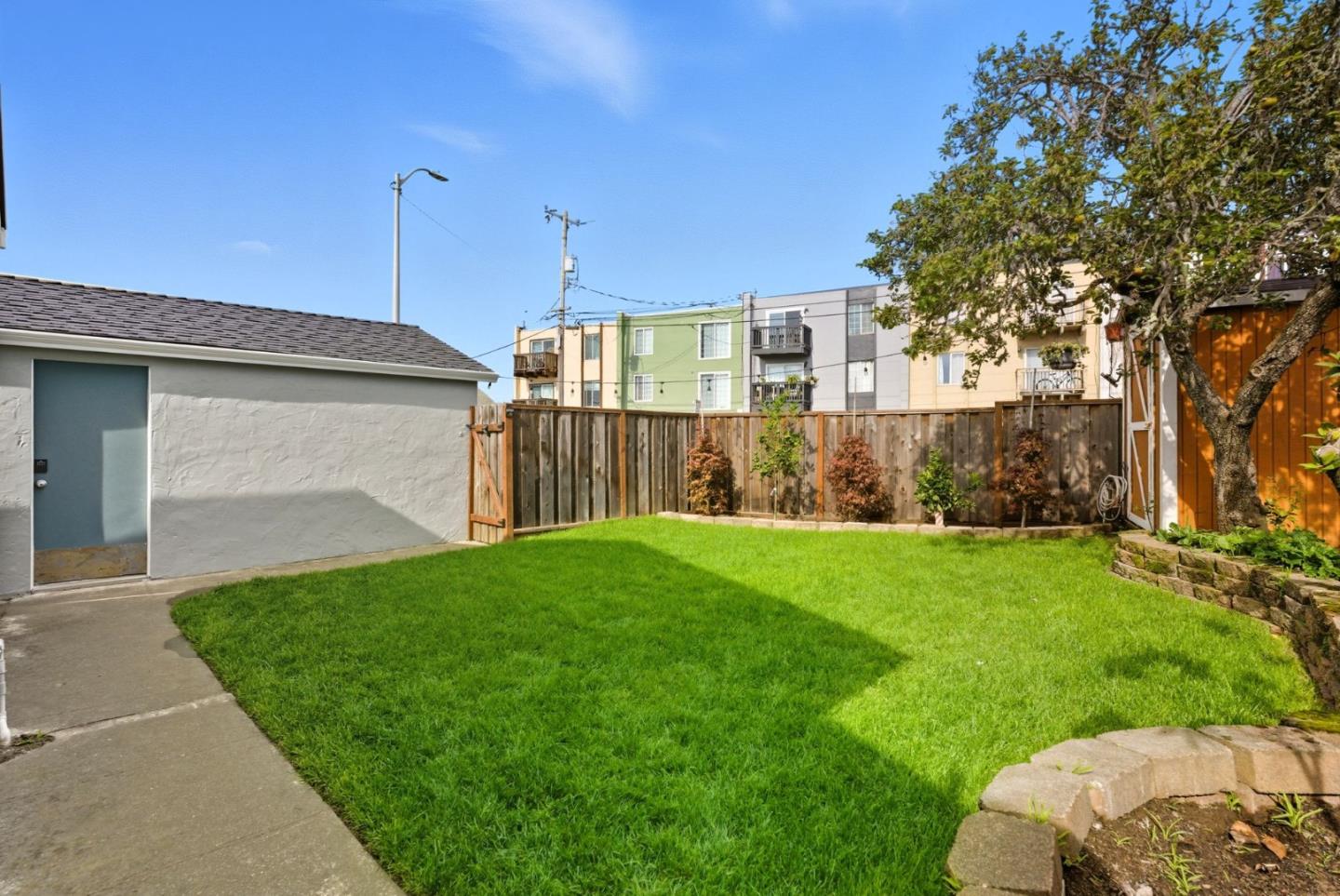 1247 Hillside Boulevard