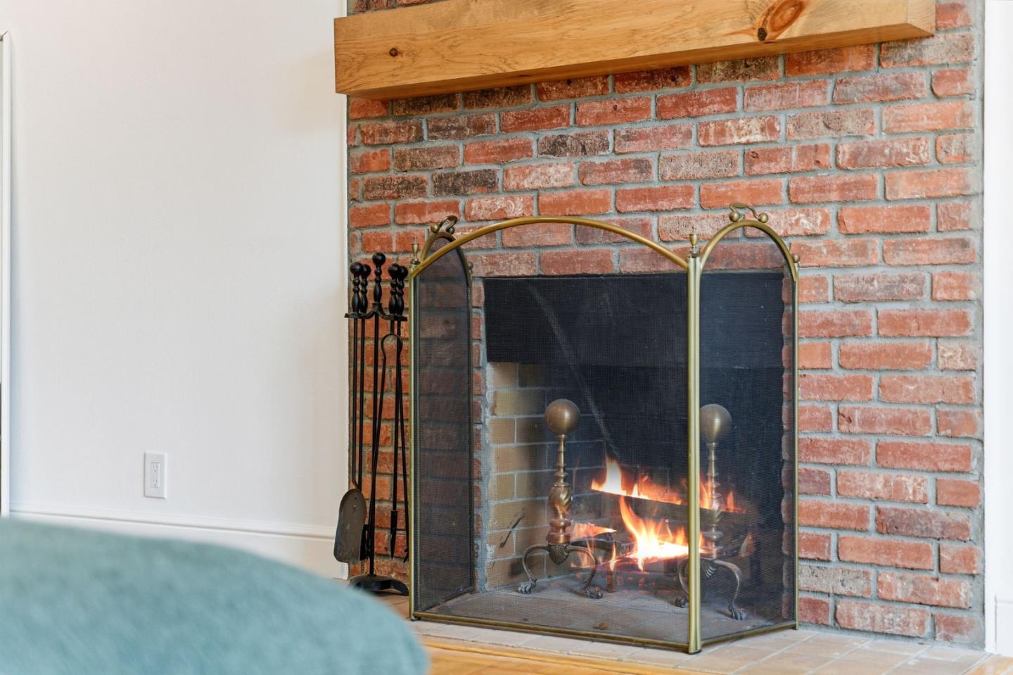 1247 Hillside Boulevard