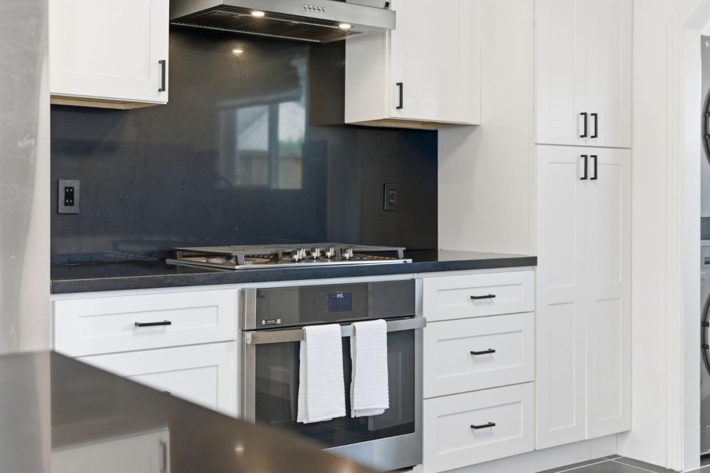 1247 Hillside Boulevard