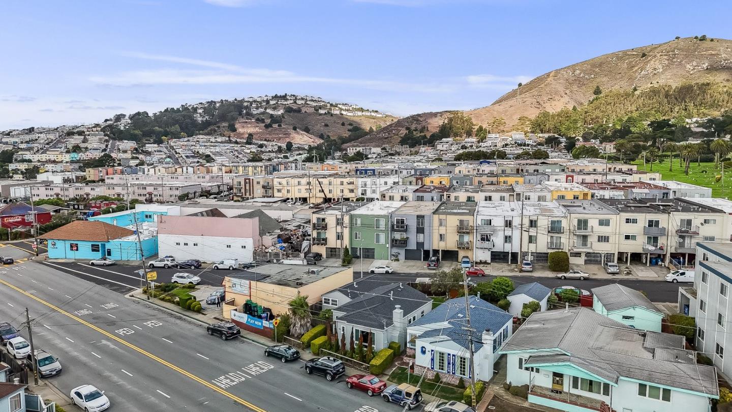1247 Hillside Boulevard