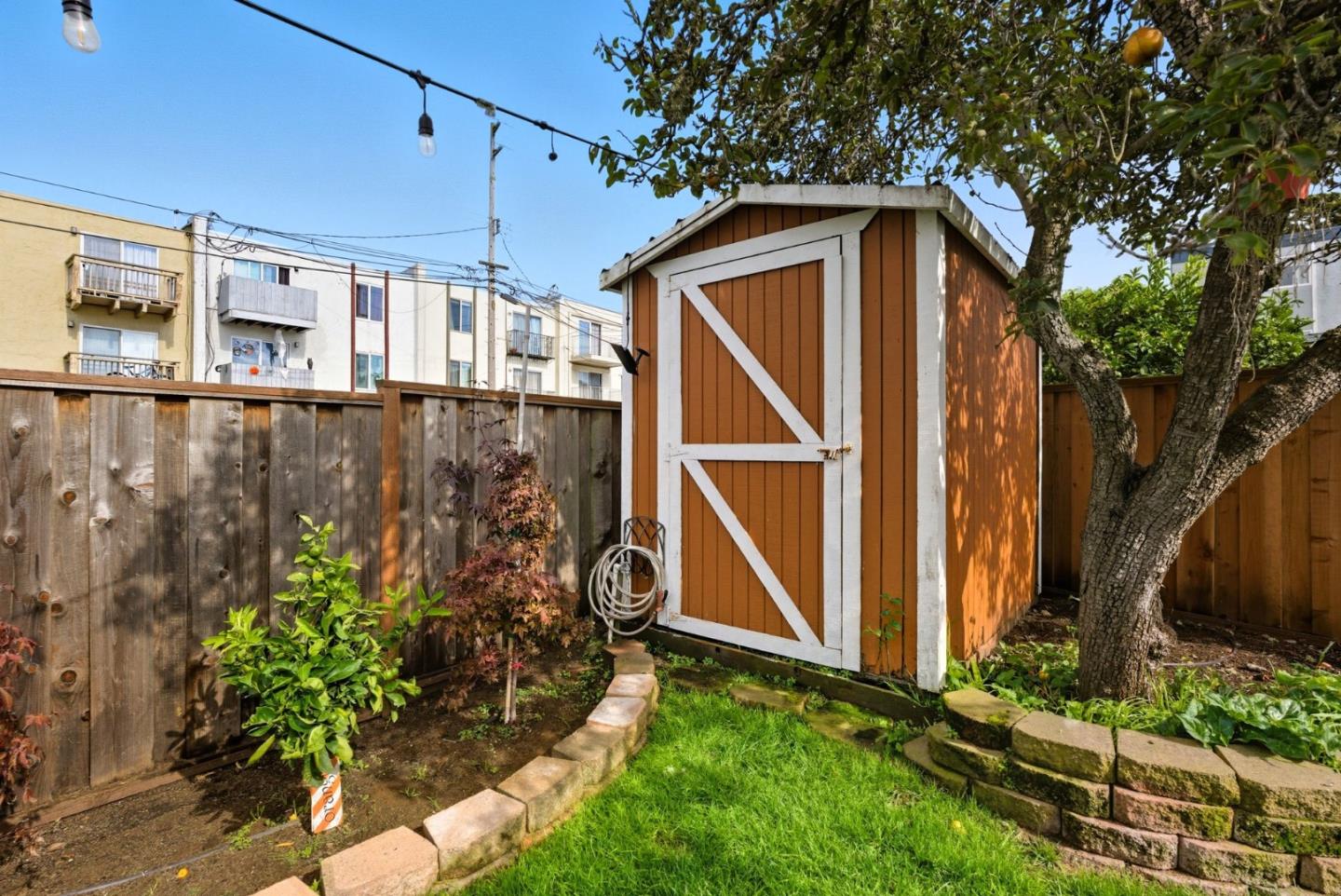1247 Hillside Boulevard