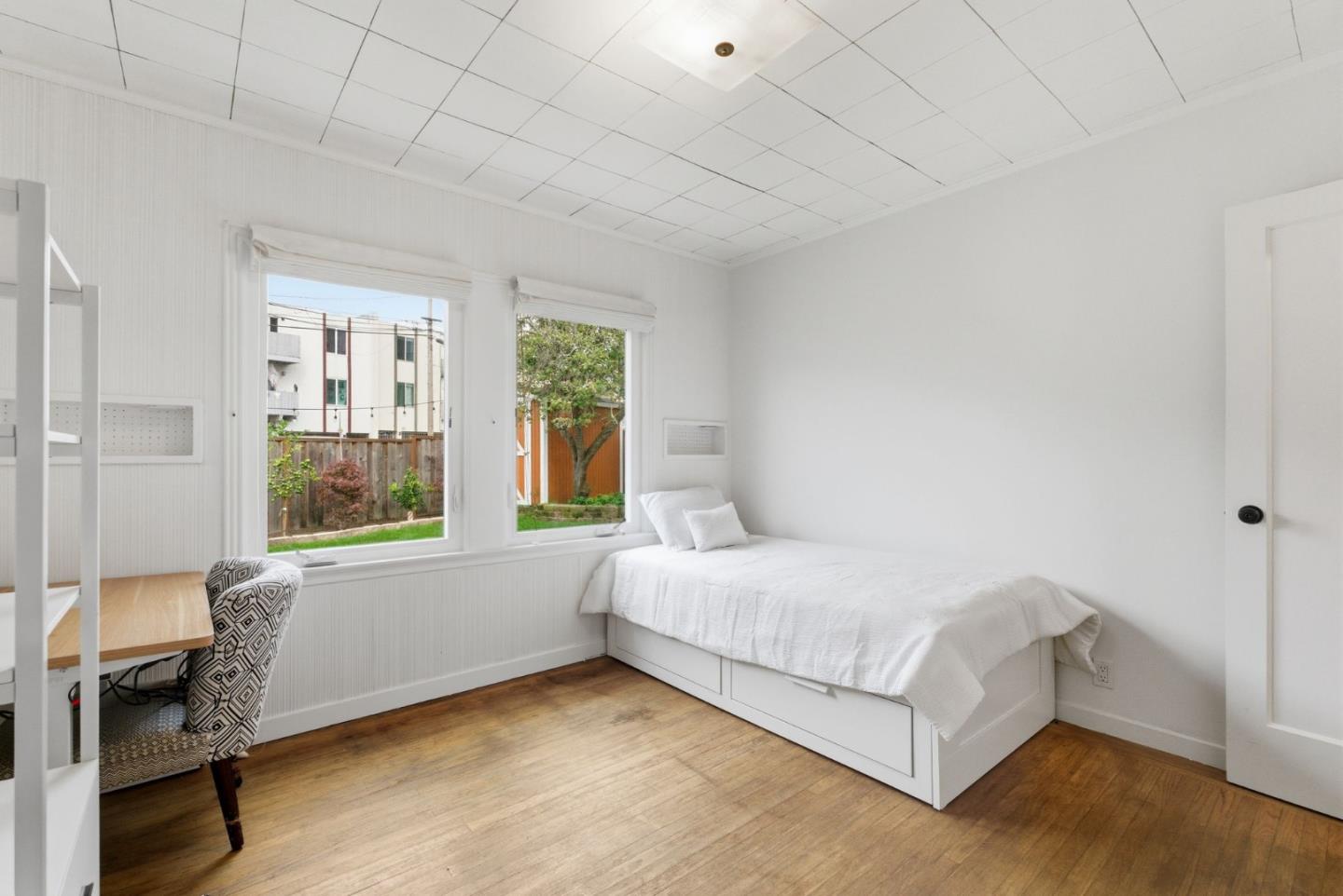 1247 Hillside Boulevard