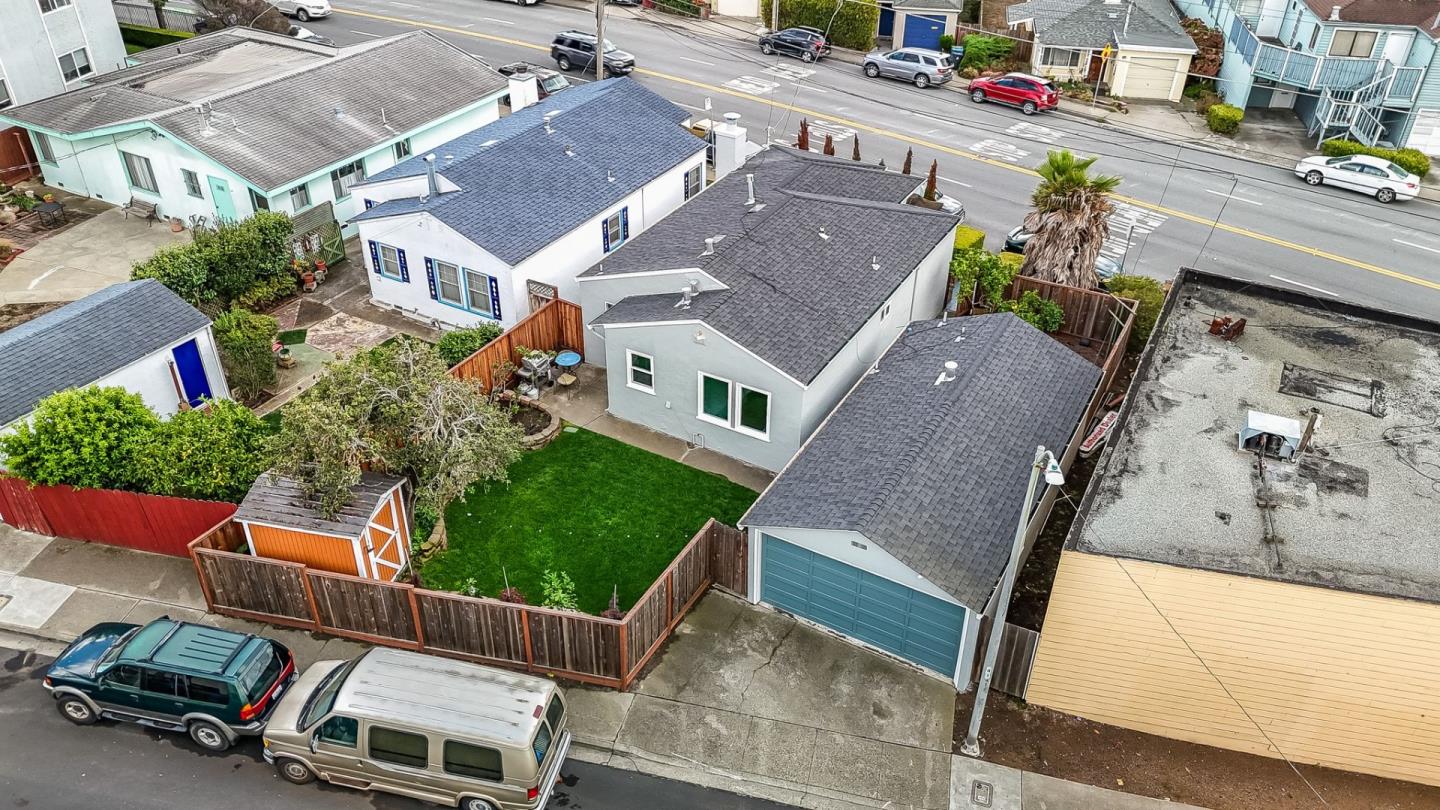 1247 Hillside Boulevard