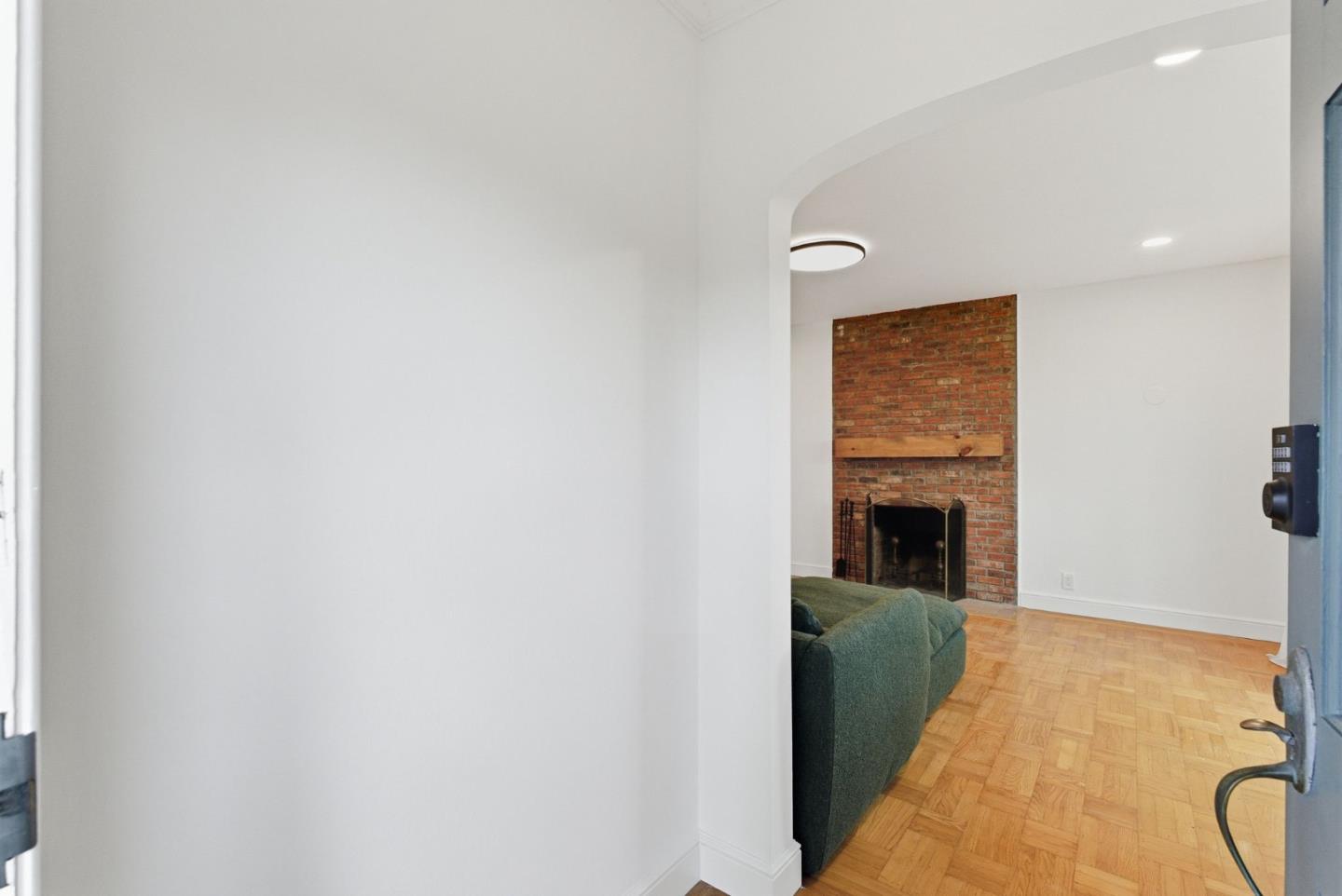 1247 Hillside Boulevard