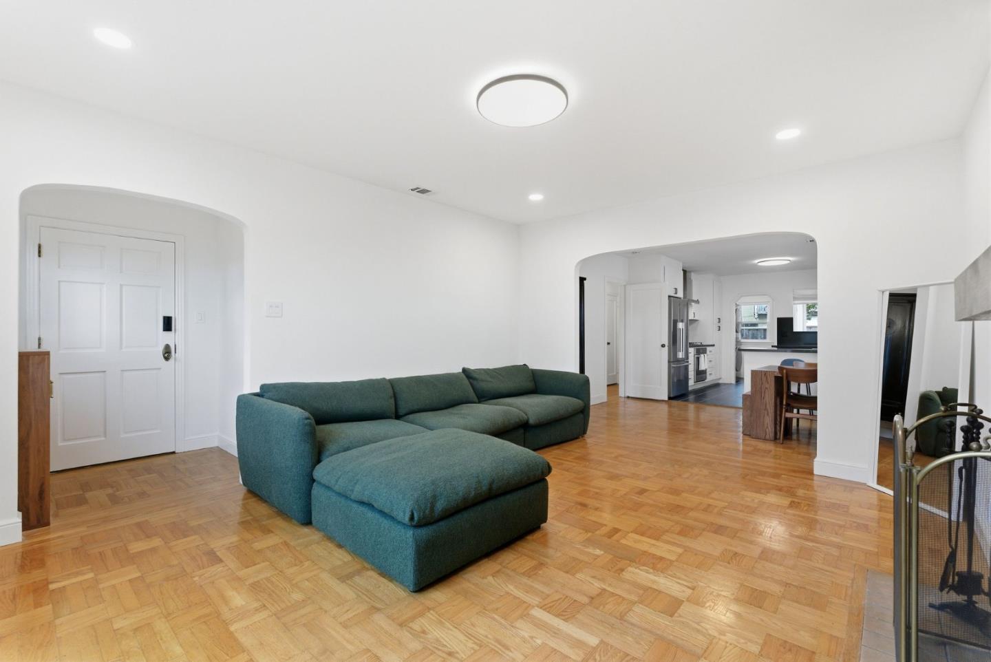 1247 Hillside Boulevard