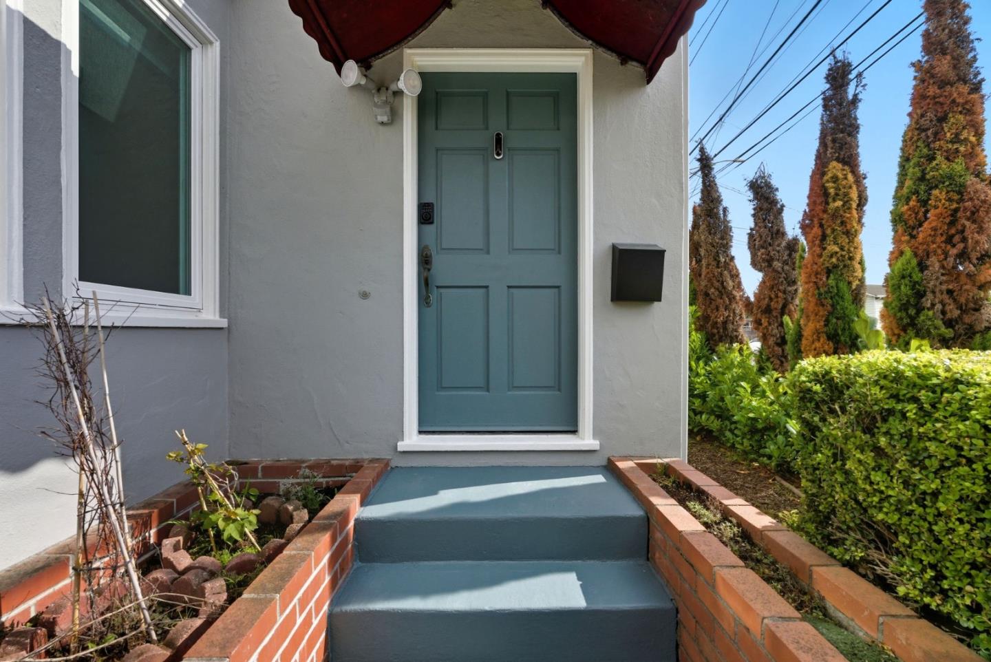 1247 Hillside Boulevard