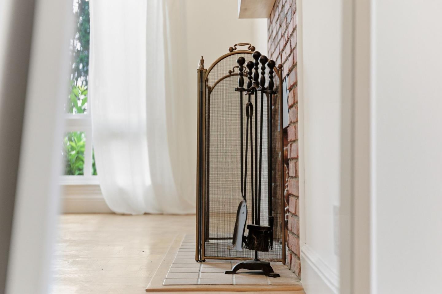 1247 Hillside Boulevard