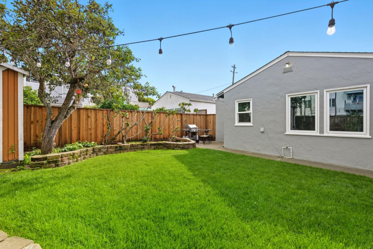 1247 Hillside Boulevard