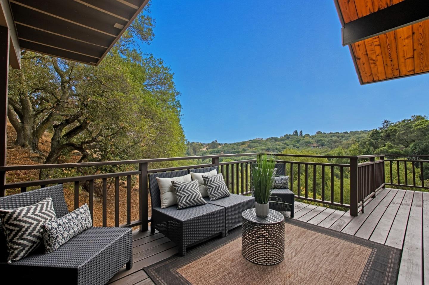 435 Golden Oak Drive