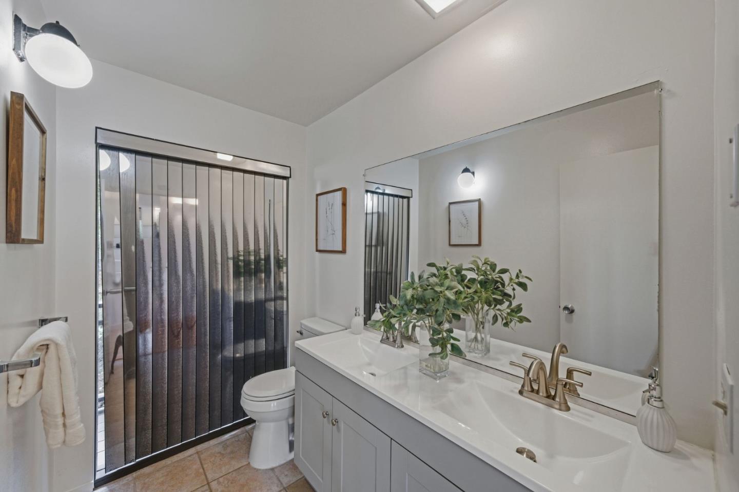 435 Golden Oak Drive