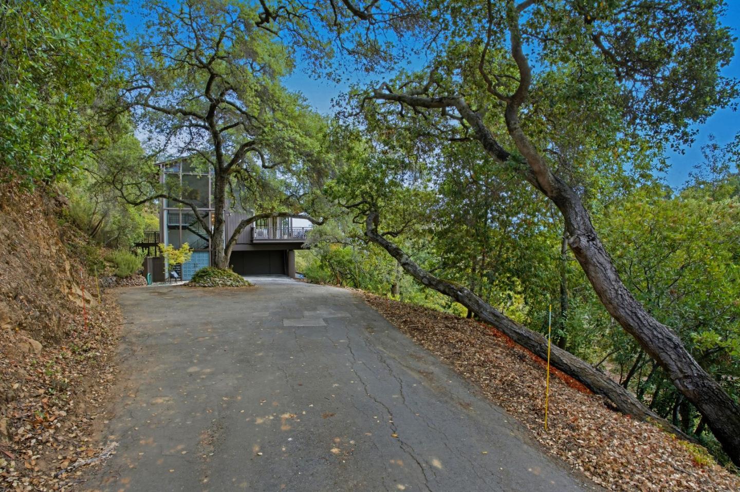 435 Golden Oak Drive