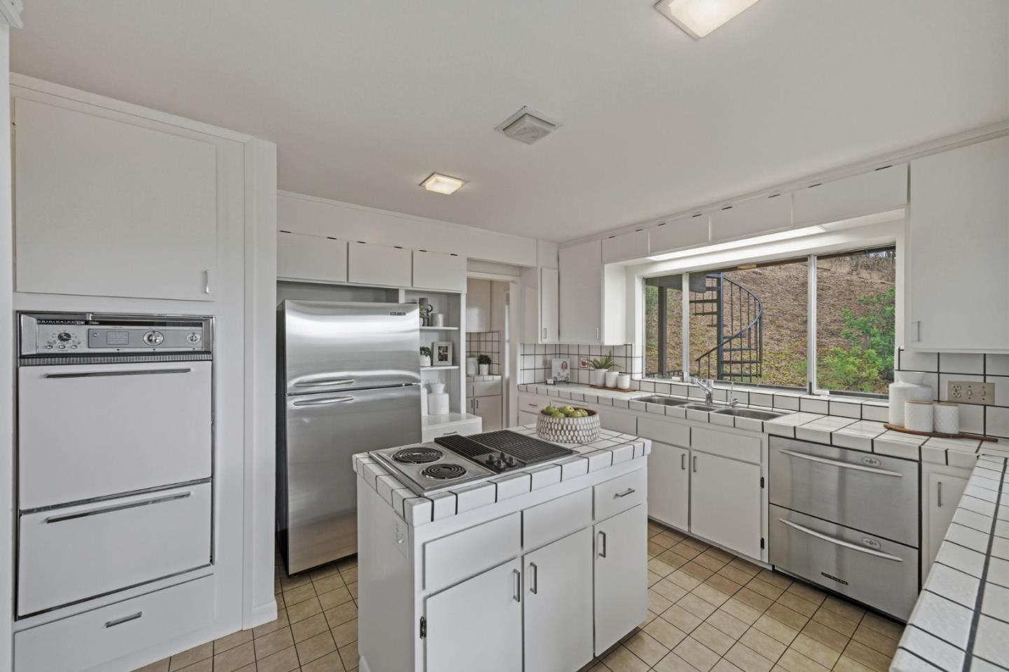 435 Golden Oak Drive