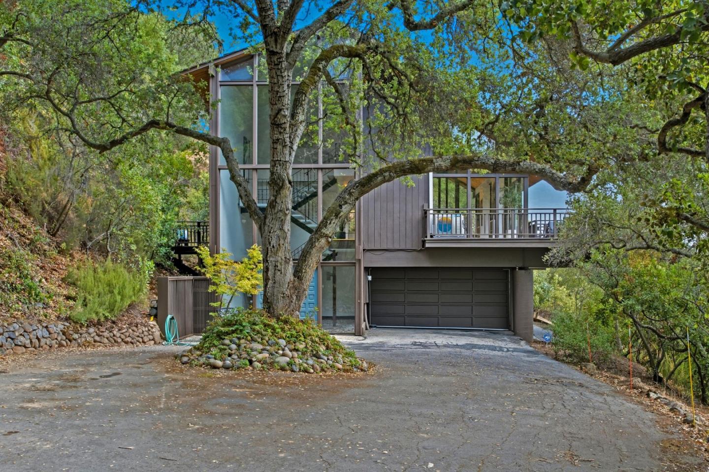 435 Golden Oak Drive