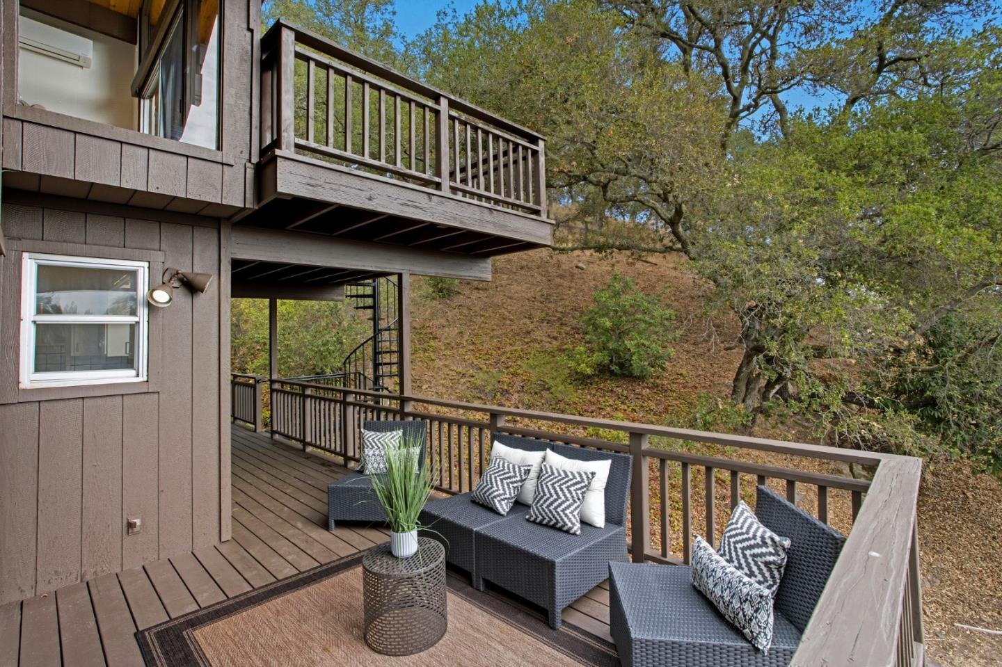 435 Golden Oak Drive