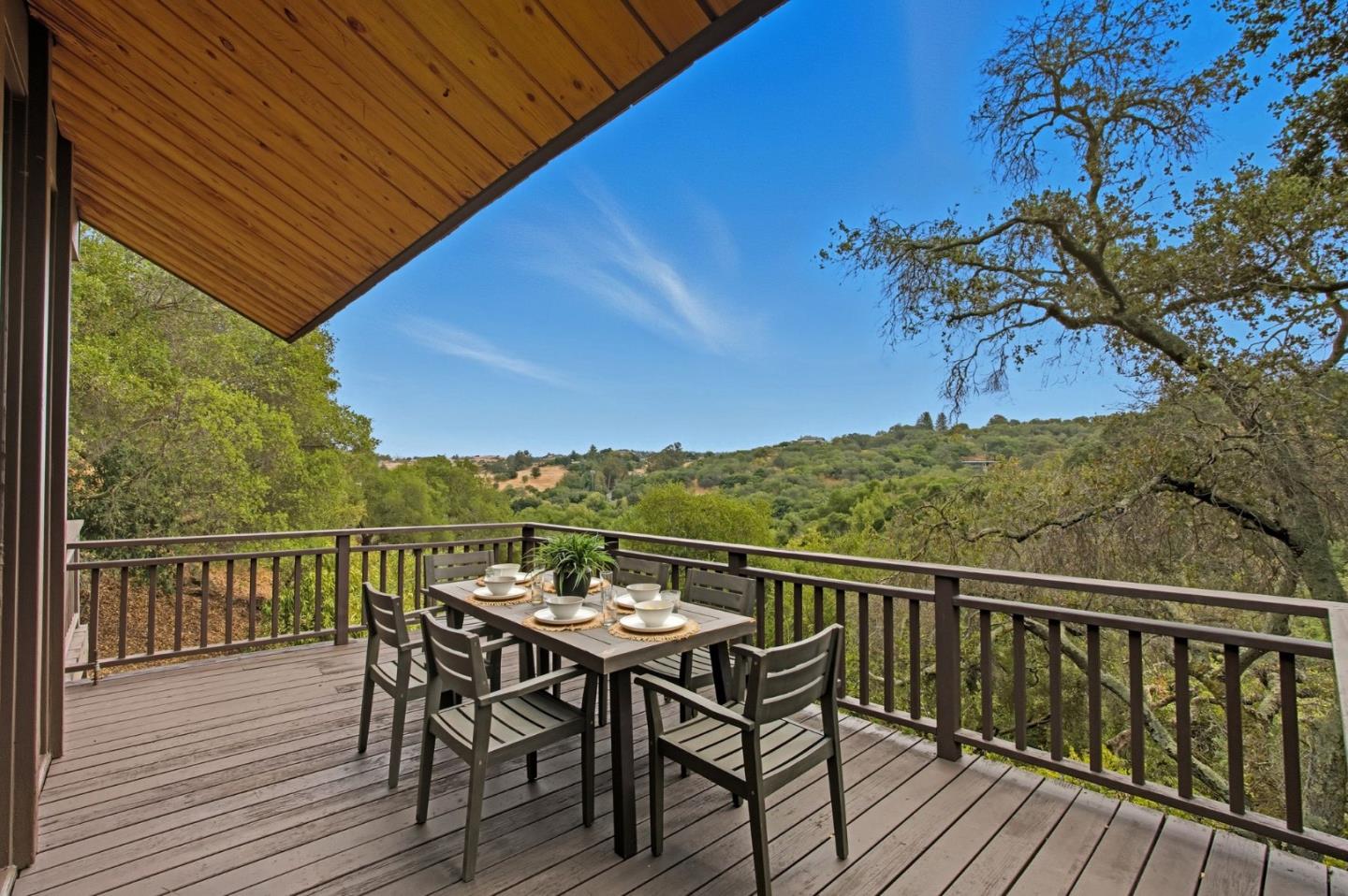 435 Golden Oak Drive