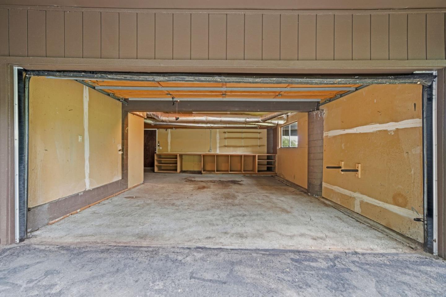 435 Golden Oak Drive