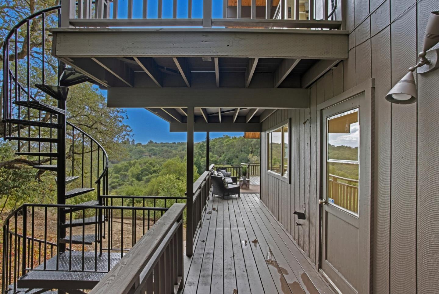 435 Golden Oak Drive
