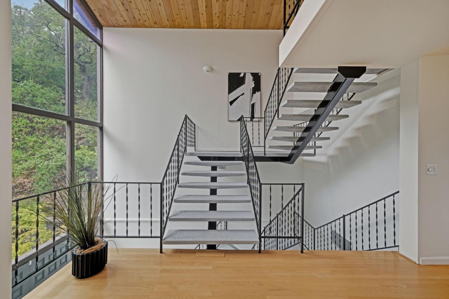 435 Golden Oak Drive