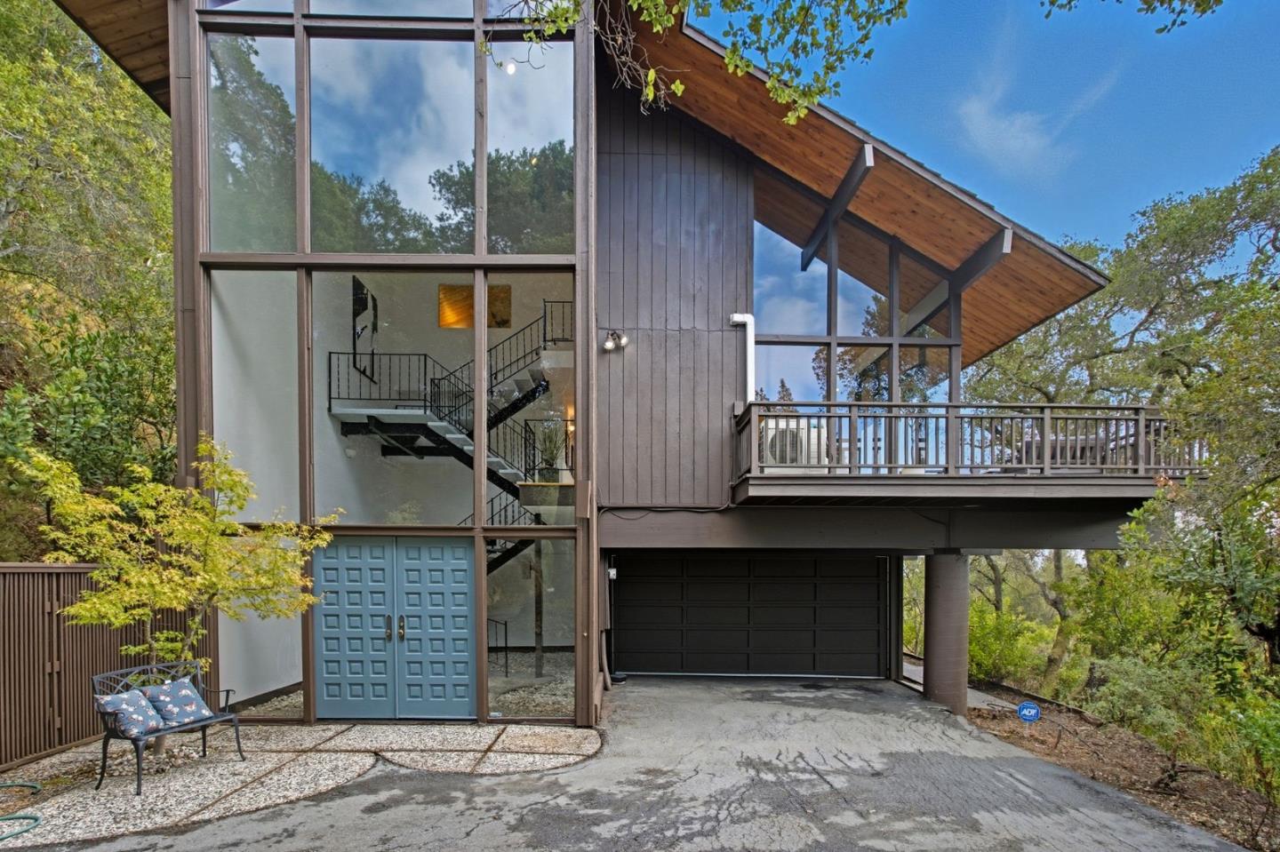 435 Golden Oak Drive