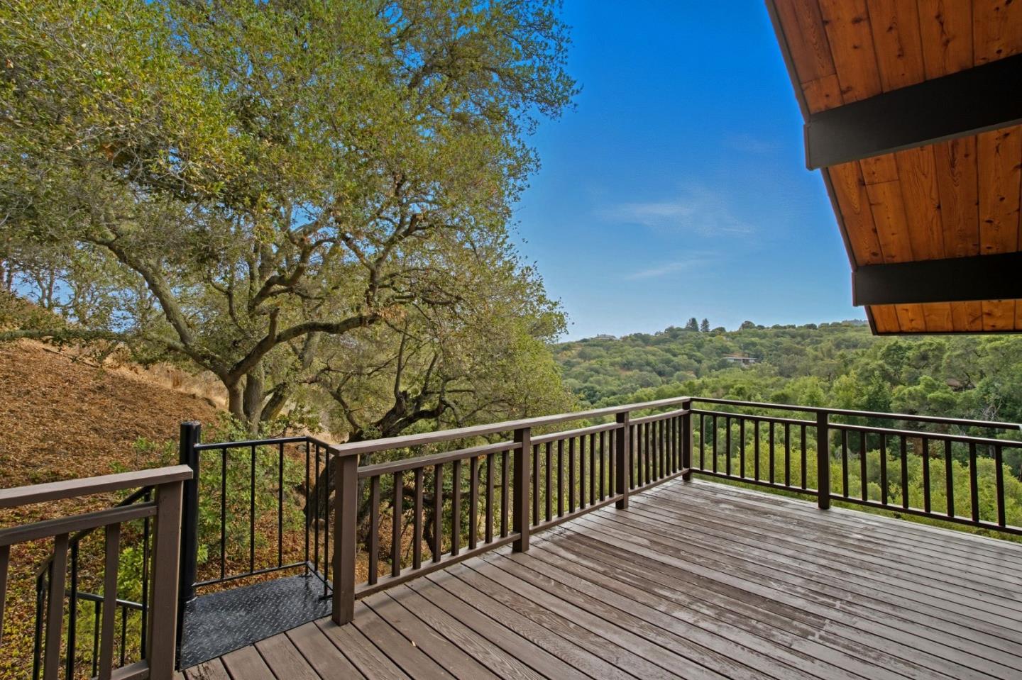 435 Golden Oak Drive