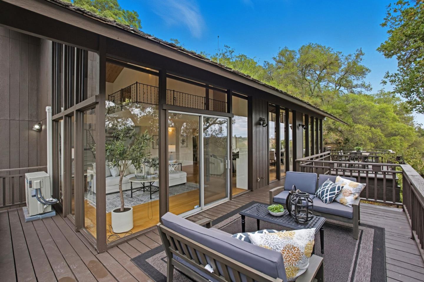 435 Golden Oak Drive