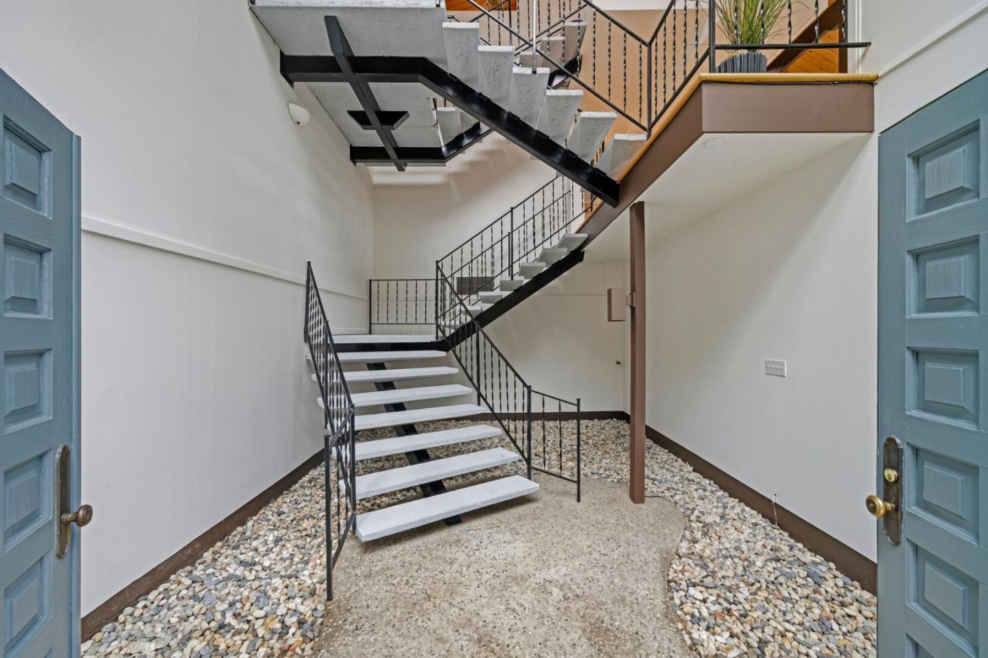 435 Golden Oak Drive