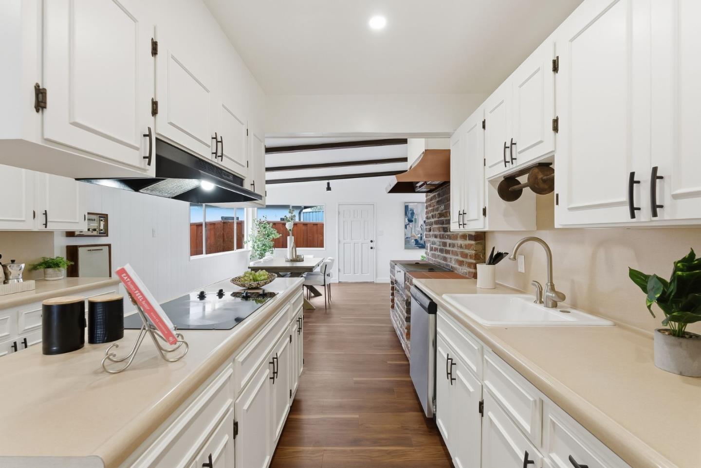12 Dexter Place