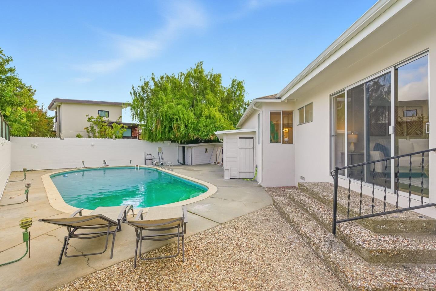 12 Dexter Place