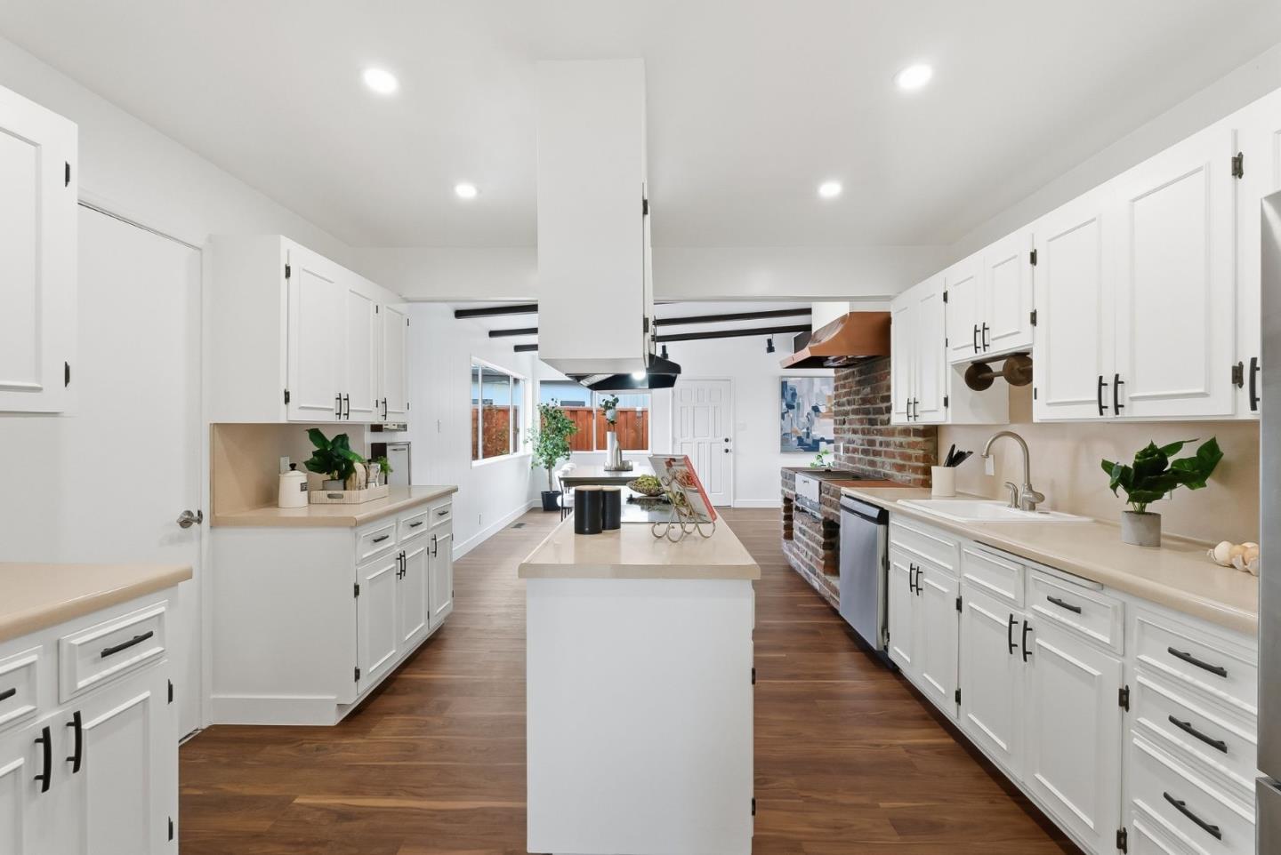 12 Dexter Place