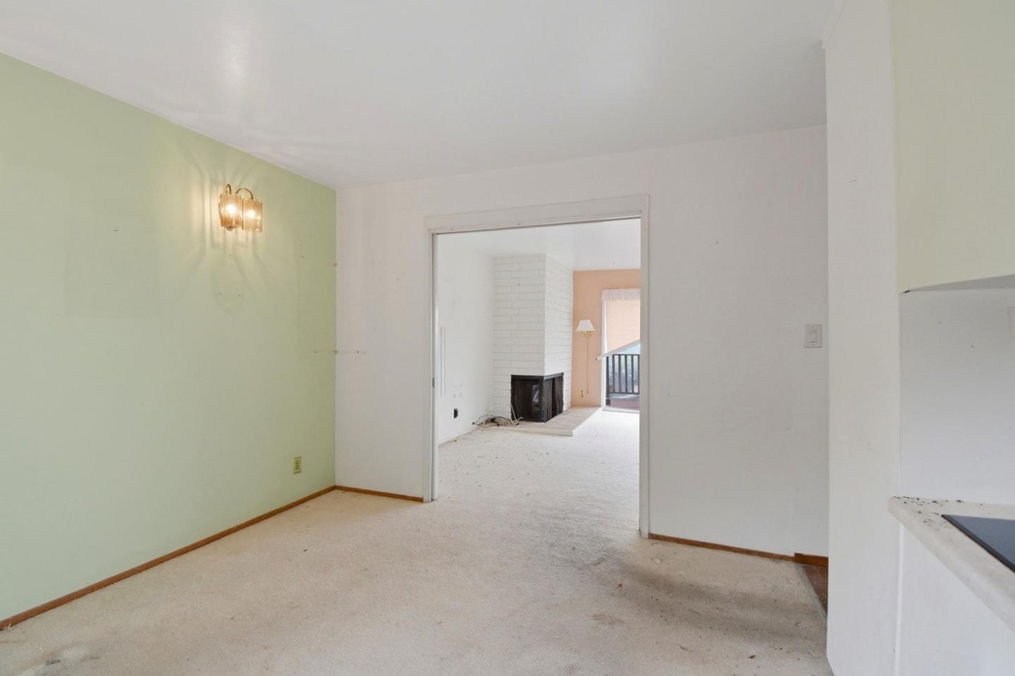 6077 Skyline Boulevard