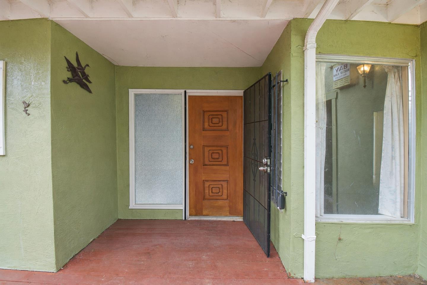 6077 Skyline Boulevard