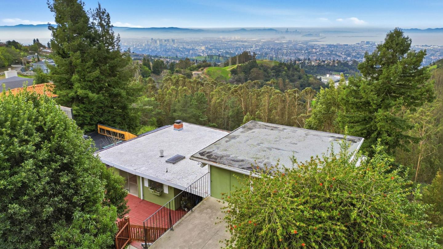 6077 Skyline Boulevard