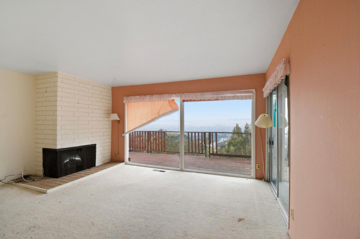 6077 Skyline Boulevard