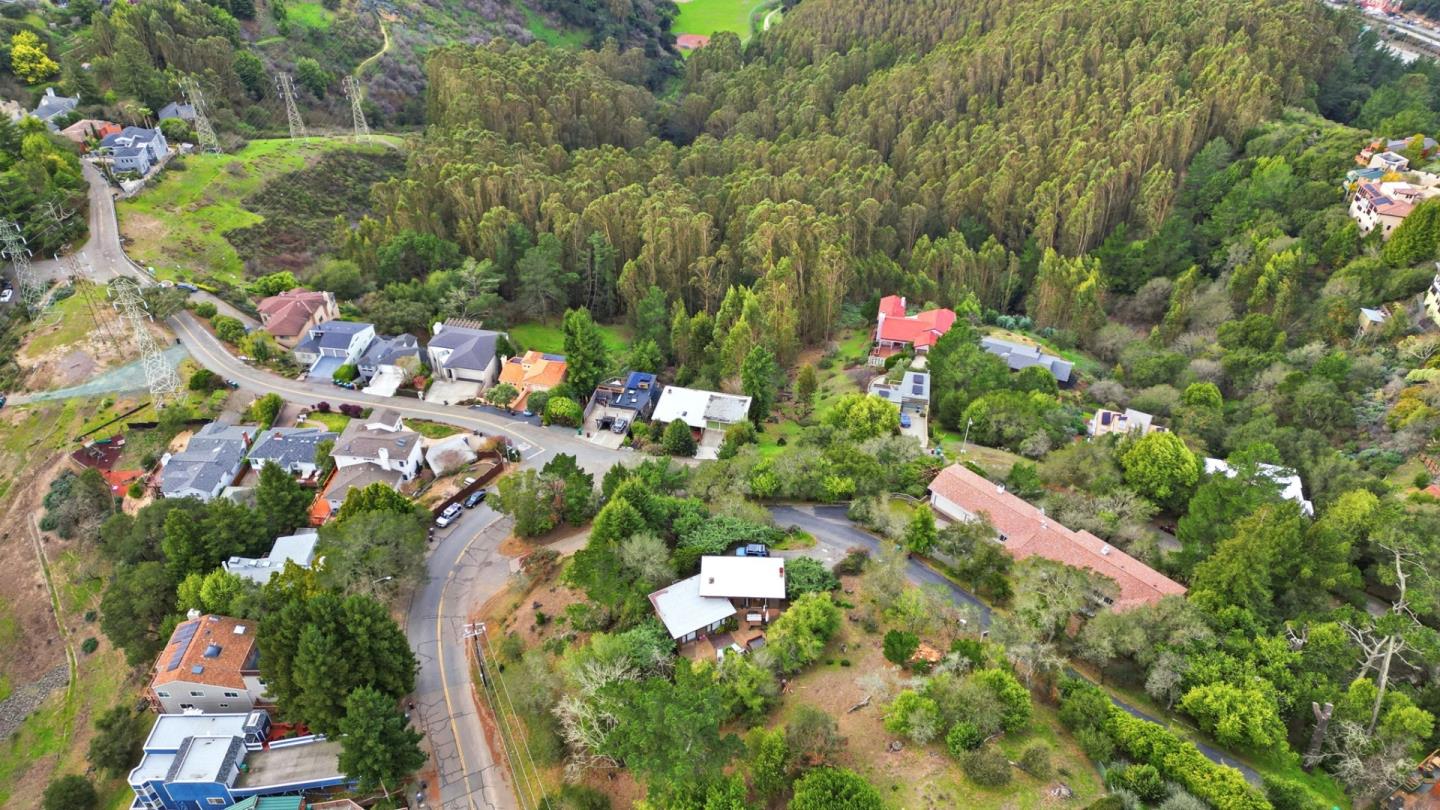 6077 Skyline Boulevard