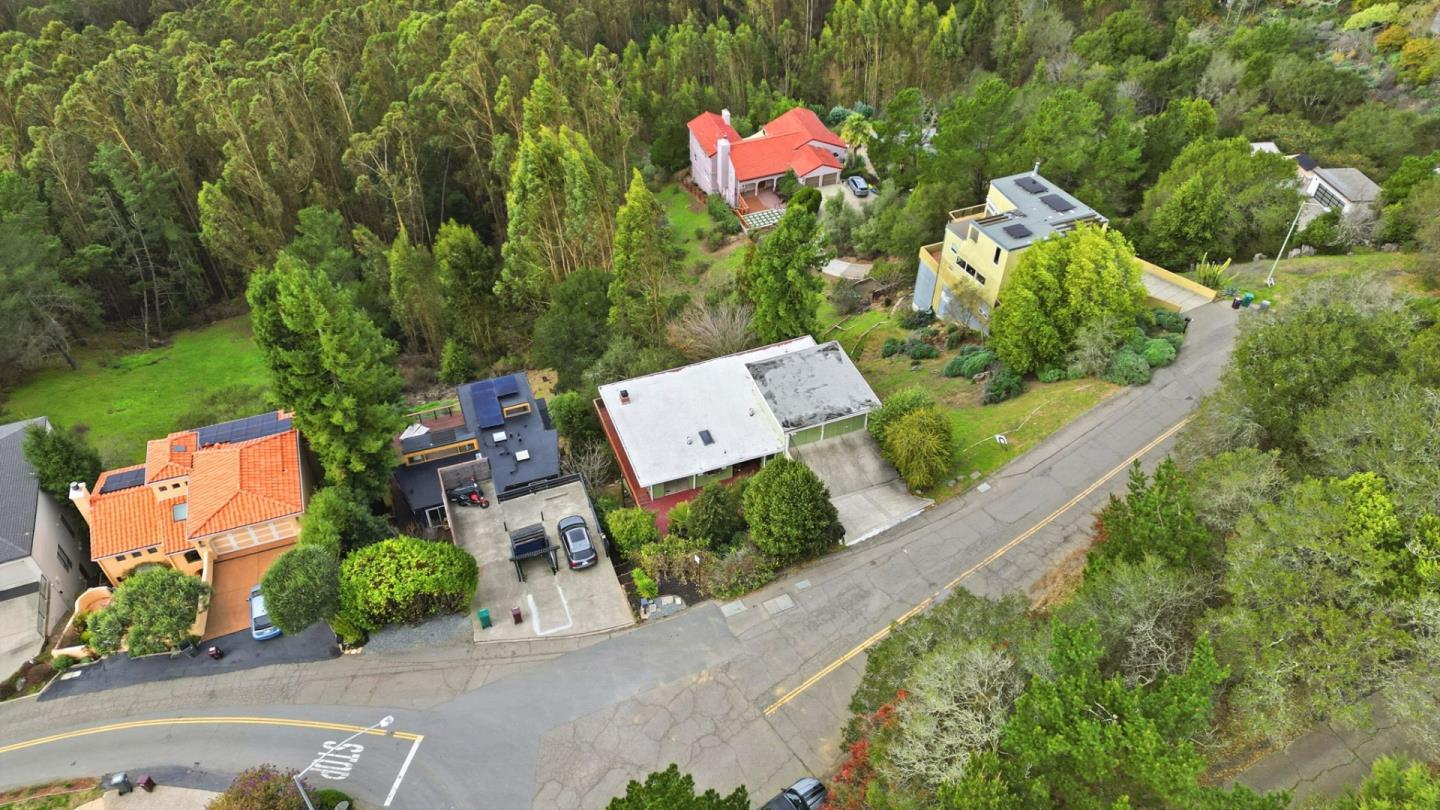 6077 Skyline Boulevard