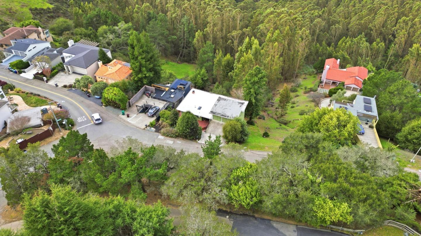 6077 Skyline Boulevard