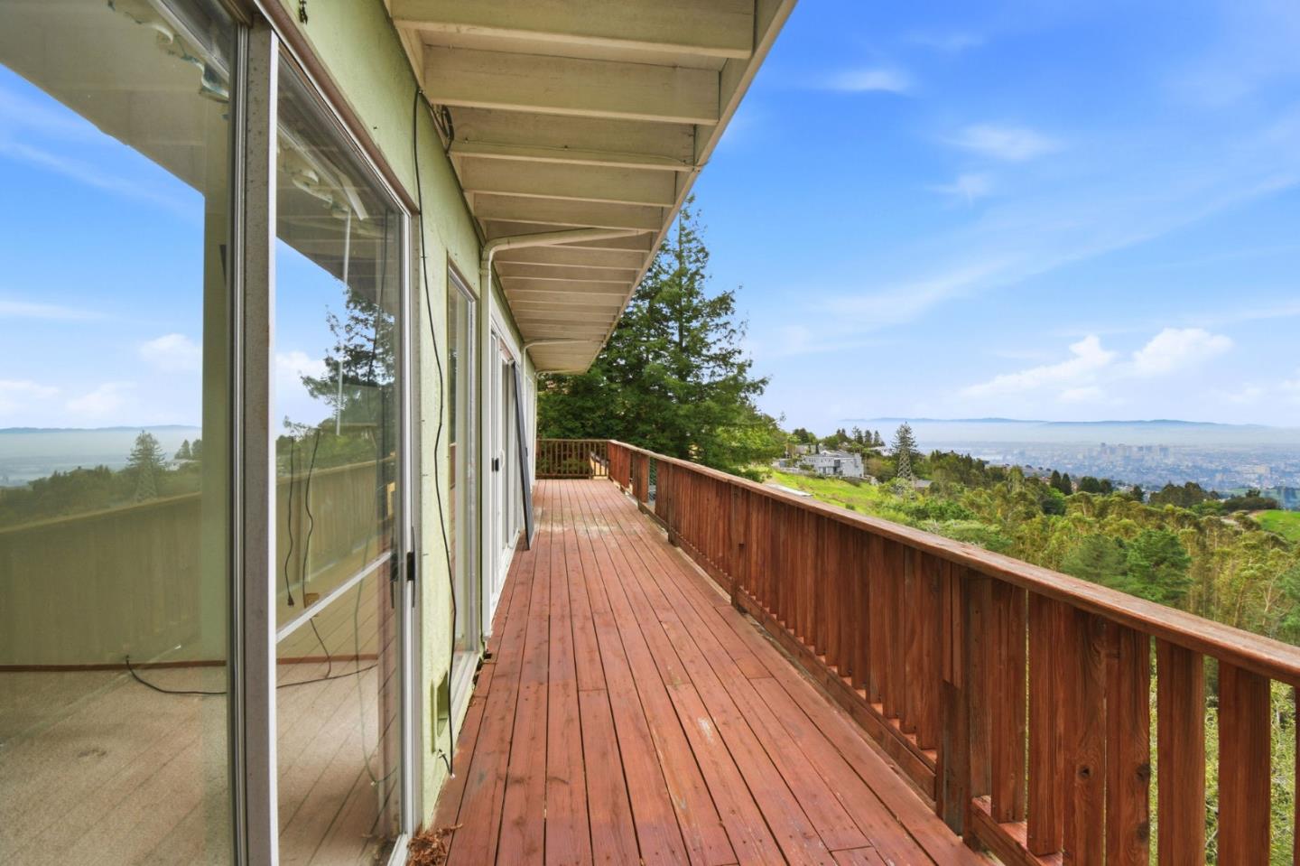 6077 Skyline Boulevard